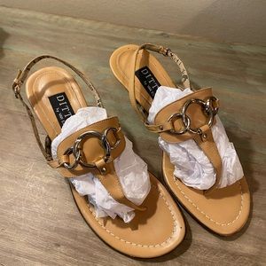 Ditto by Vaneli thong sandals